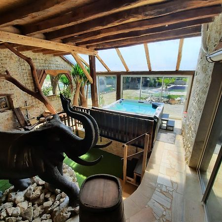 Gite Des 2 Lions Murs-et-Gelignieux エクステリア 写真